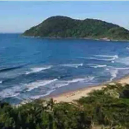 Recanto Verde-Apto na Praia do Tombo Guarujá-2